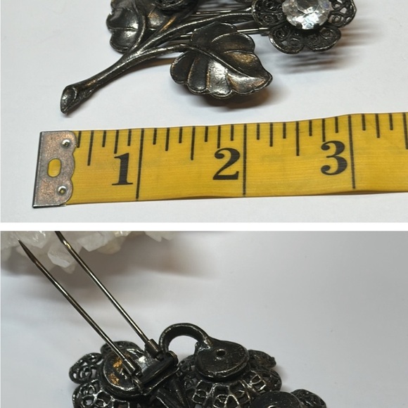 Antique pin silvertone filigree, clear crystal flower bouquet fur clip/hat pin. - Picture 4 of 5